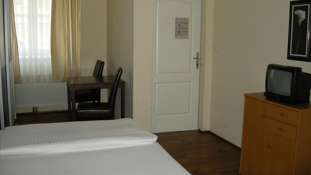 Pension Schottentor Vienne Chambre photo